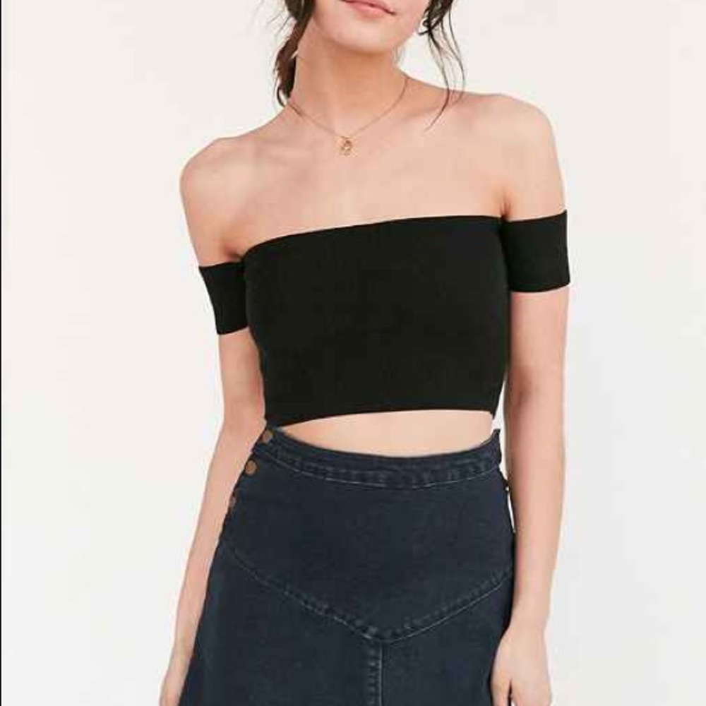 UO Cropped Black Off the Shoulder Top - XS